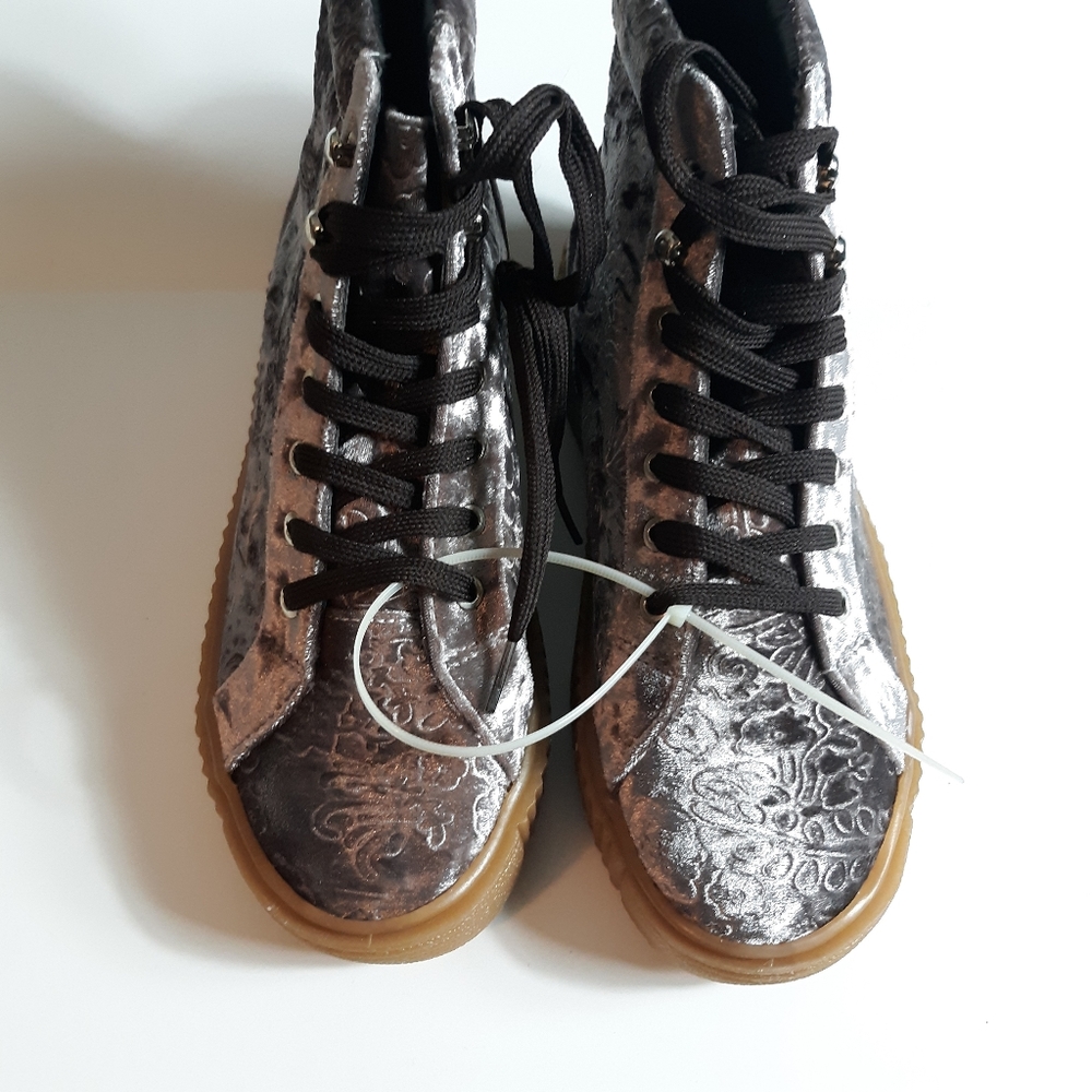 Qupid Women Size 9 High Top Platform Sneaker Shoes - Picture 5 of 7